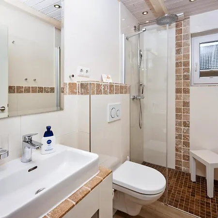 Сasa de vacaciones Luxuswellnesshaus Krabbe Bliesdorf